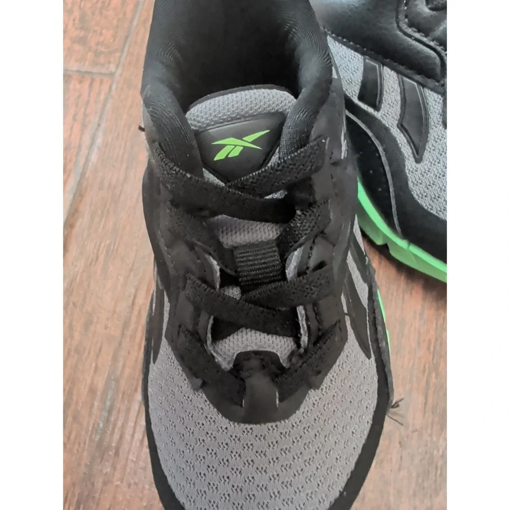 Reebok Vizome Toddler Sneaker Black Gray Mesh Blue Green Gradient Heel NEW